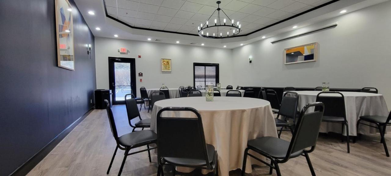 Holiday Inn Express Hotel & Suites Newton Sparta By Ihg Ngoại thất bức ảnh