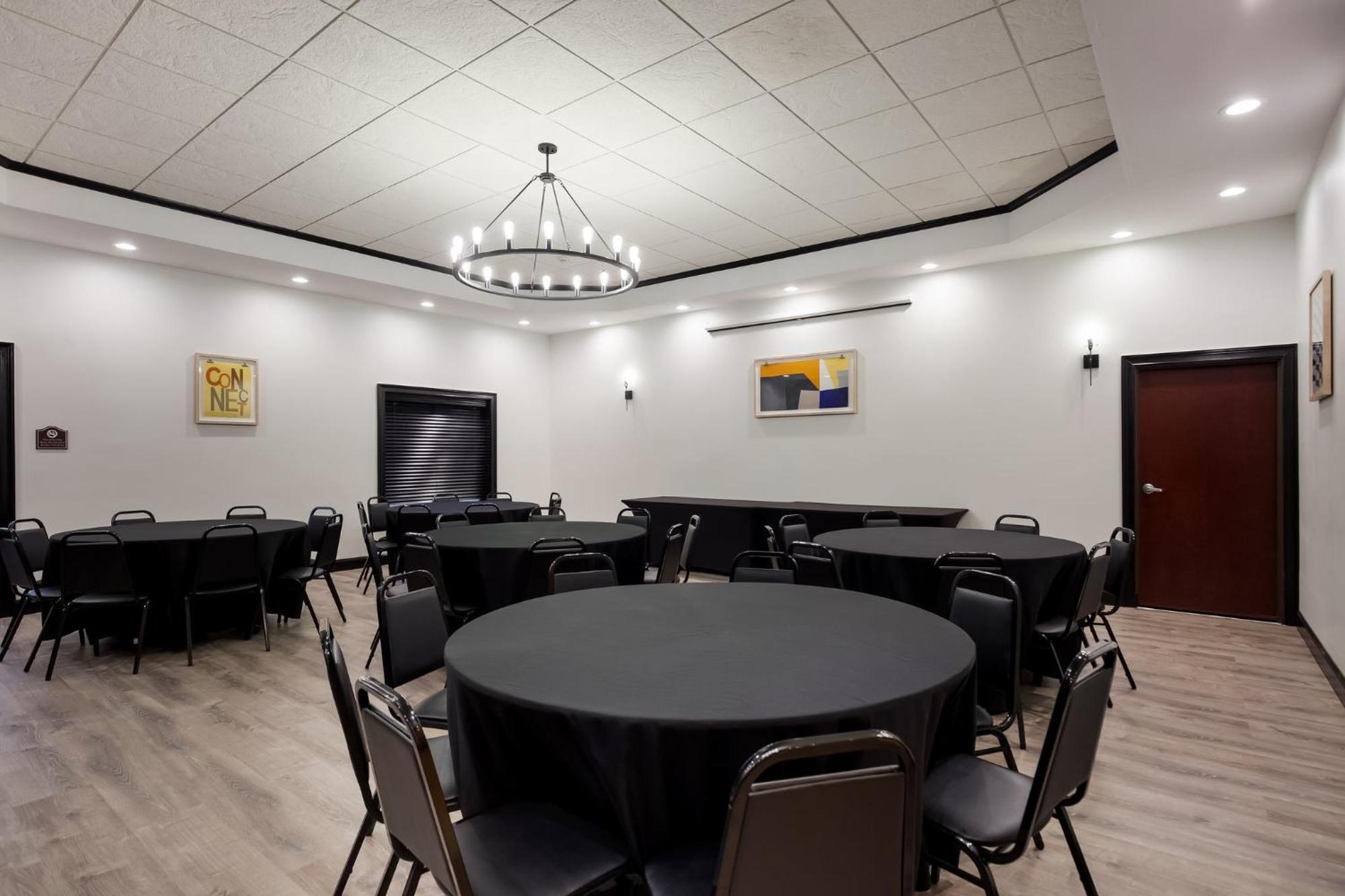 Holiday Inn Express Hotel & Suites Newton Sparta By Ihg Ngoại thất bức ảnh