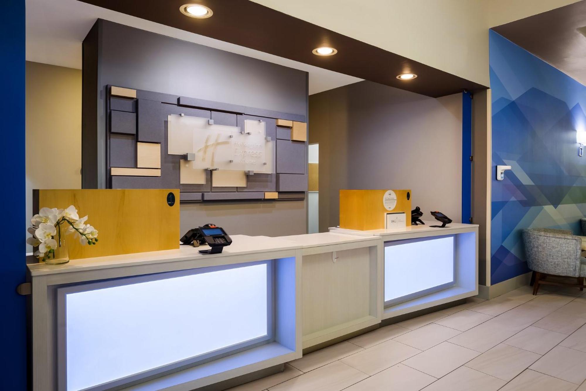 Holiday Inn Express Hotel & Suites Newton Sparta By Ihg Ngoại thất bức ảnh