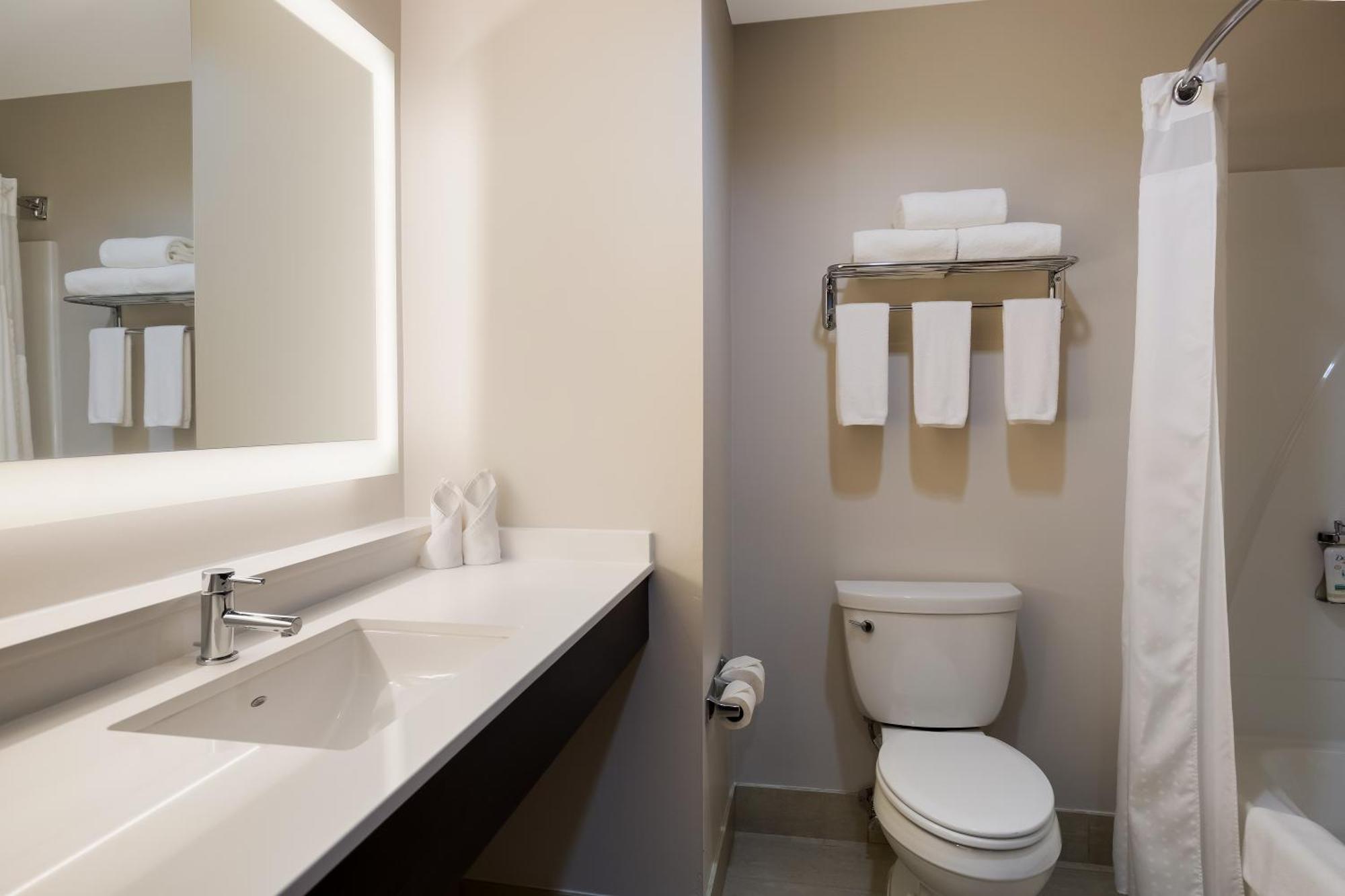 Holiday Inn Express Hotel & Suites Newton Sparta By Ihg Ngoại thất bức ảnh